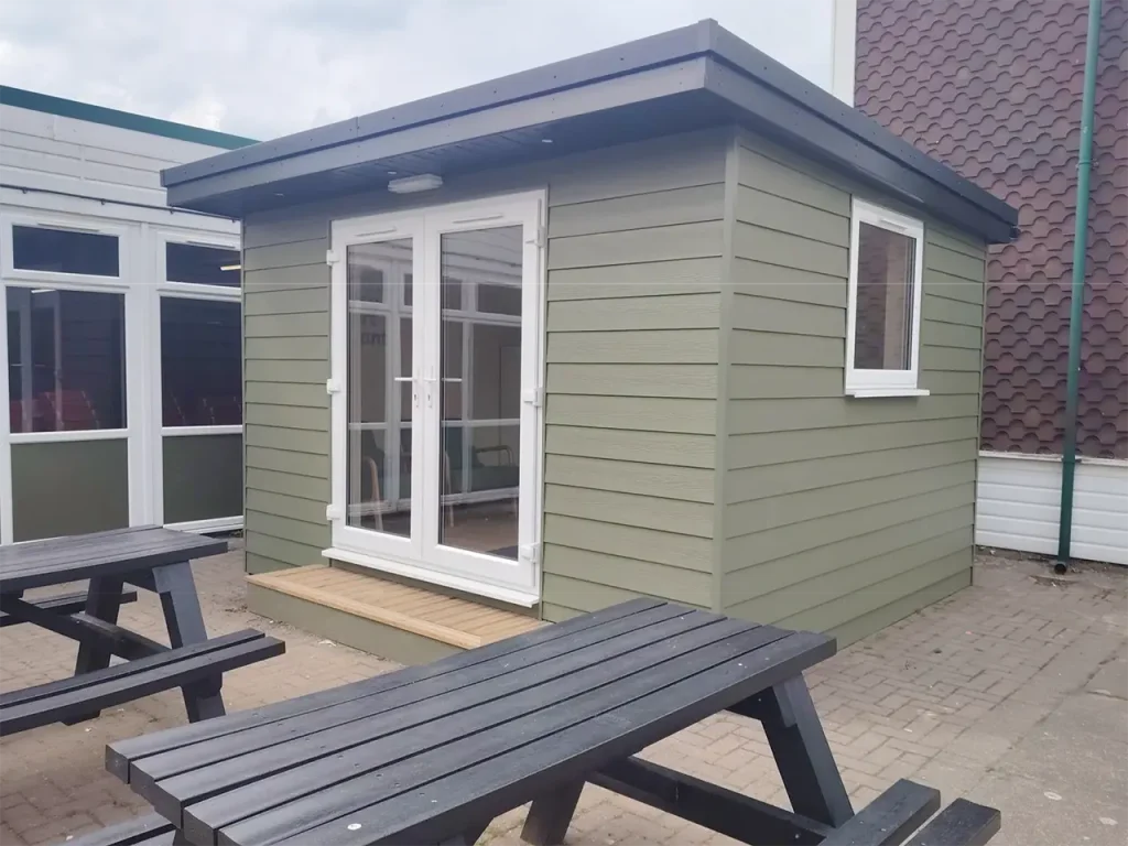the elsa hut external